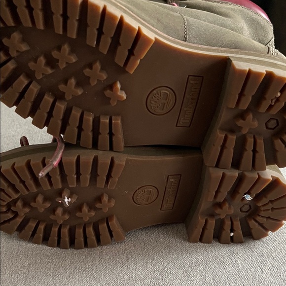 Timberland Courmayeur Valley Olive Green Boots with Burgundy Highlights - Picture 9 of 14